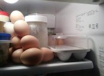 Ако помолиш мъж да подреди яйцата в хладилника ...